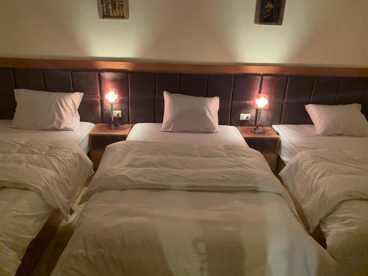 Draz Pyramids View Bed & Breakfast Kafrat al Jabal Exterior photo